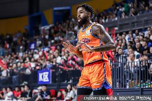 23中9&三分12中3得到21分！如何评价NBA旧将拉塞尔CBA首秀？