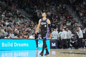 ClutchPoints：30位媒体人预测最烂队 国王11票篮网10票雄鹿8票