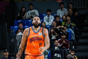 攻防一体！麦基20分钟6中6拿17分6板4帽 罚球7中5