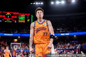 冲锋陷阵！张镇麟17中8砍全队最高28分外加3板4助 三分9中4