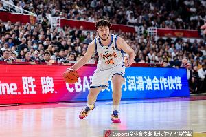 新疆开季两连胜！媒体人：足够耐心等待对方犯错 要表扬艾孜麦提