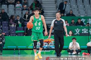 稳扎稳打！李虎翼9中5贡献12分 末节独得10分