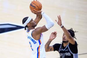 文胖：NBA新赛季调整吹罚尺度限制手臂动作 SGA前两场仅6次罚球