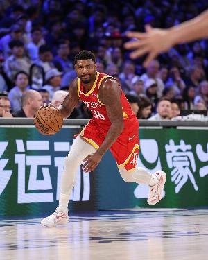 也不指望你啥了！斯玛特6投1中+3失误 三分一个都不进！