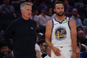 38岁224天！库里开赛季连续两场得分20+ NBA历史最老后卫