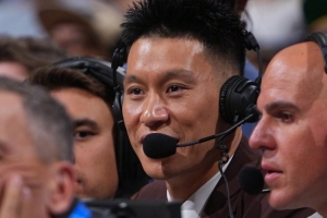 林书豪开启新工作：现场解说NBA比赛 第一天上班仍不敢相信