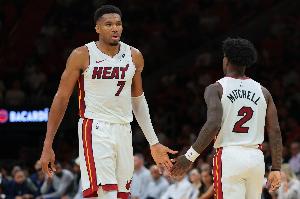 NBA彩经：76人拿下雄鹿 马刺轻取独行侠 火箭不敌老鹰 勇士负太阳