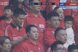 悲喜两重天！蓉城绝平被吹 蓉城看台静得可怕 英博远征军激情庆祝
