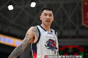 攻守兼备！陶汉林8中6拿16分12板 罚球5中4