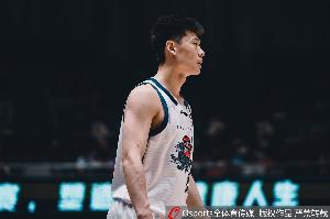 状态越来越好！王岚嵚内外线弹无虚发 替补23分钟贡献15分3板！