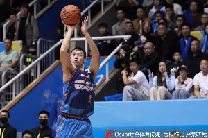 媒体人：四川新赛季表现让人眼前一亮 今天输42分可要警惕