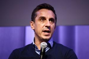 内维尔：曼联有些球员不职业 不能总是让主教练背锅